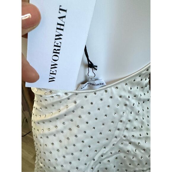 NWT WeWoreWhat silky charmeuse white asymmetrical dress with crystal Size 0 - Picture 4 of 7